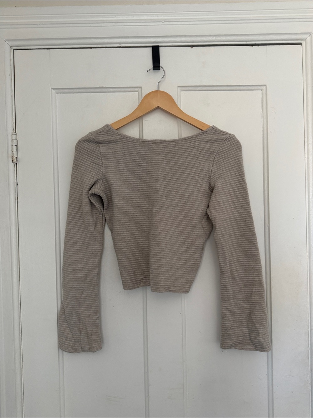 Othersea Ribbed Long-Sleeve Crop Top - Taupe